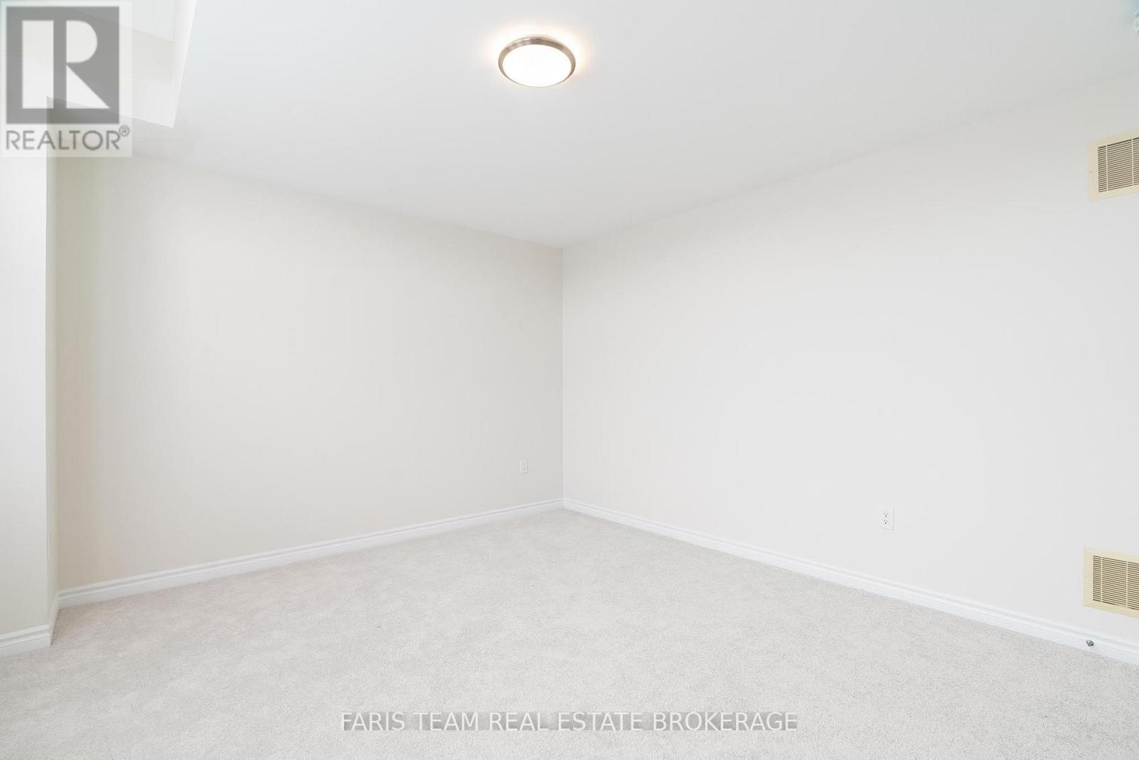 1559 Farrow Crescent, Innisfil, Ontario  L9S 0L6 - Photo 29 - N12942938