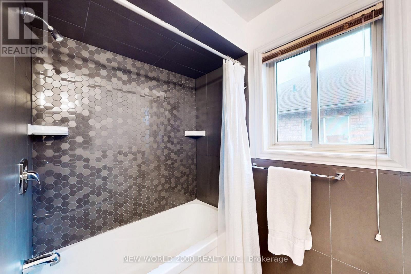 7 Finnegan Place, Whitby, Ontario  L1R 2G2 - Photo 38 - E12971914