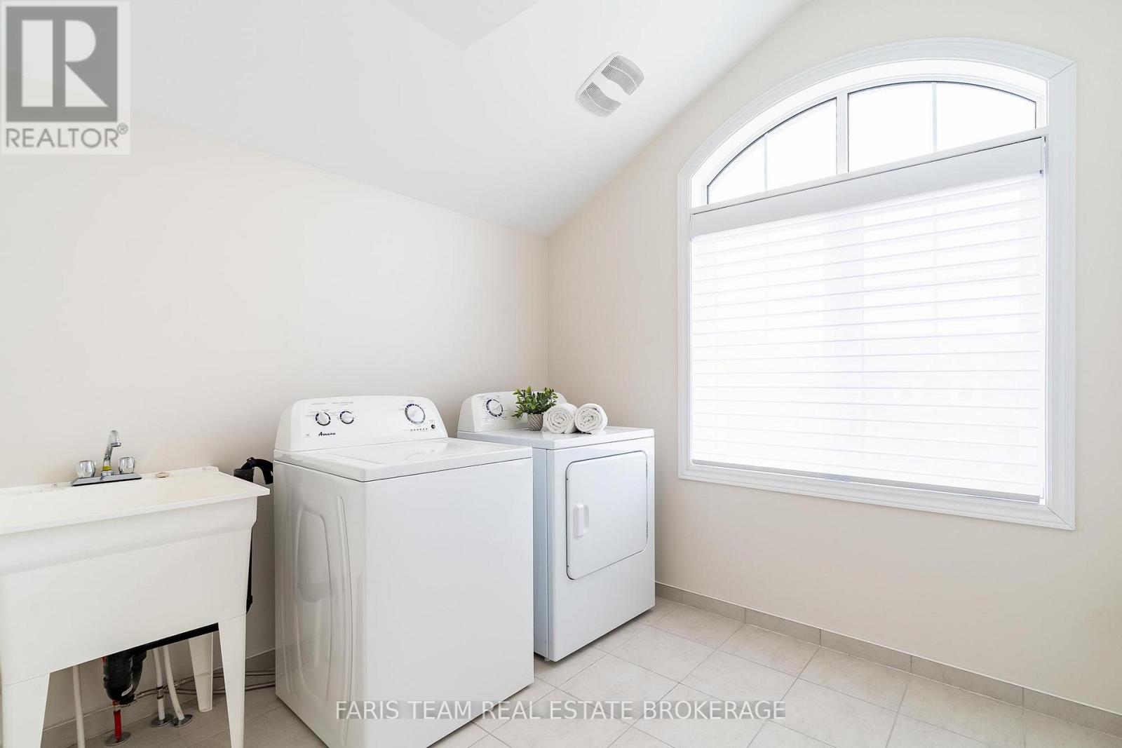 1559 Farrow Crescent, Innisfil, Ontario  L9S 0L6 - Photo 39 - N12942938