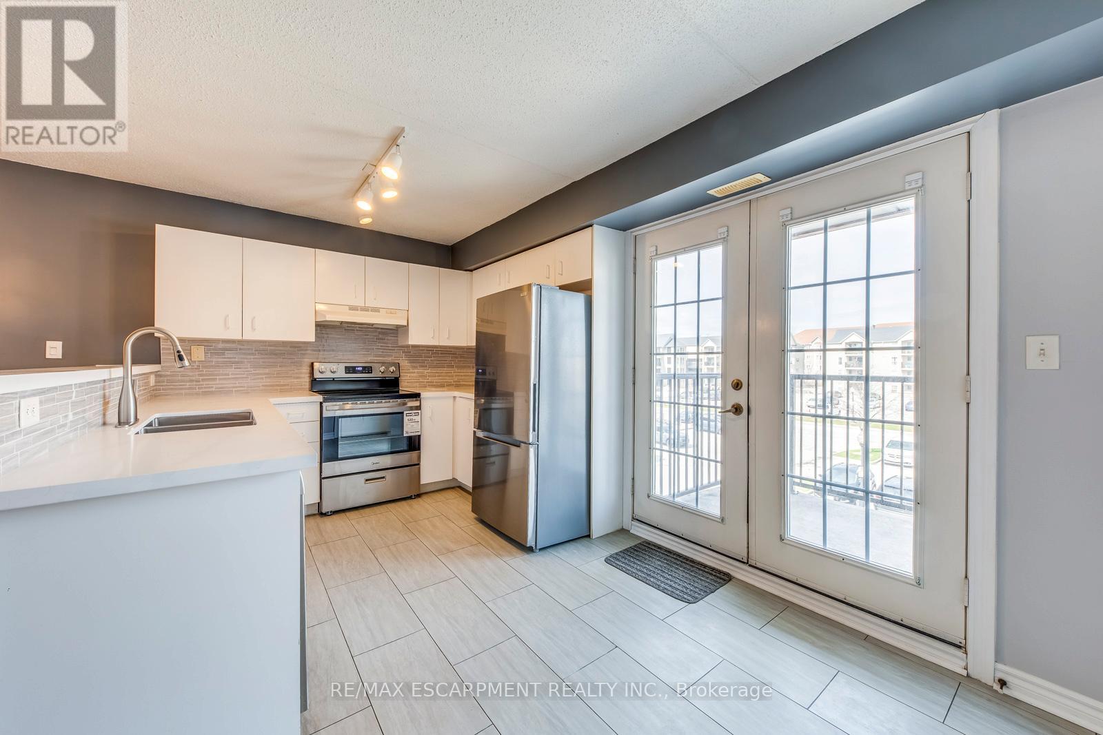 302 - 1411 Walkers Line, Burlington, Ontario  L7M 4P5 - Photo 10 - W12966888