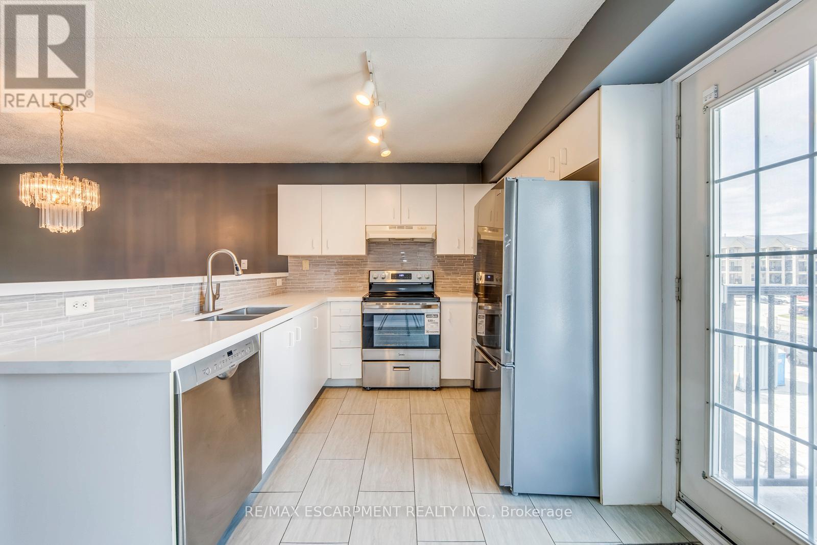 302 - 1411 Walkers Line, Burlington, Ontario  L7M 4P5 - Photo 12 - W12966888