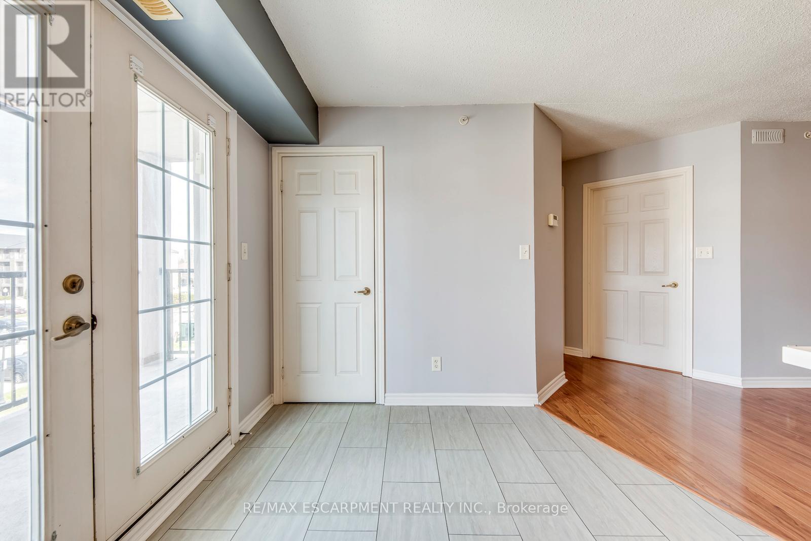 302 - 1411 Walkers Line, Burlington, Ontario  L7M 4P5 - Photo 15 - W12966888