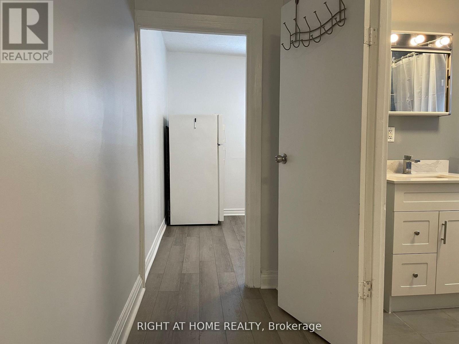 2nd Floor - 31 Hallam Street, Toronto, Ontario  M6G 1W1 - Photo 4 - W12957020