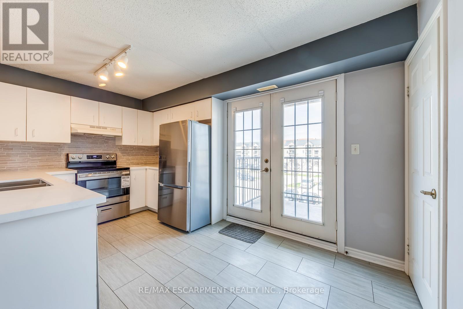 302 - 1411 Walkers Line, Burlington, Ontario  L7M 4P5 - Photo 11 - W12966888