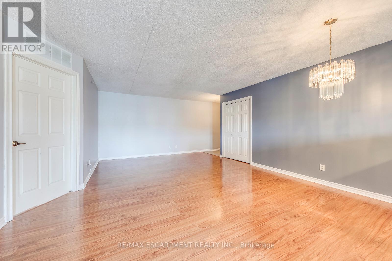 302 - 1411 Walkers Line, Burlington, Ontario  L7M 4P5 - Photo 7 - W12966894