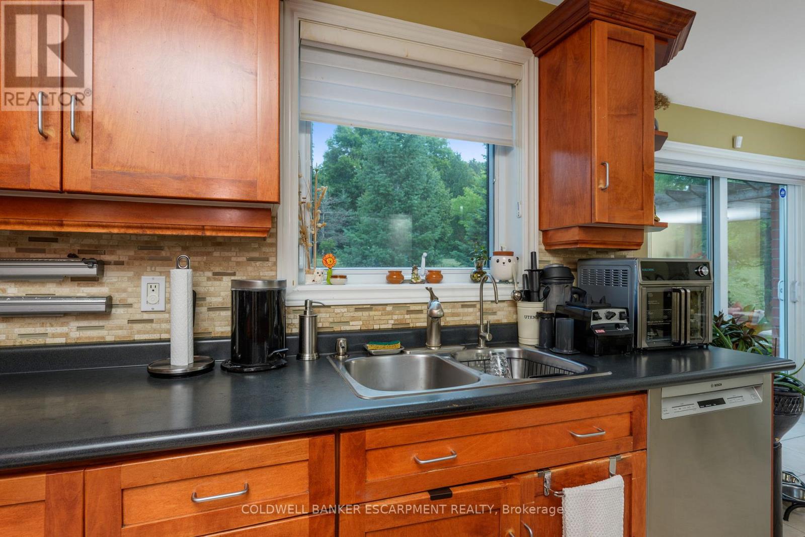 3 Morgan Drive, Halton Hills, Ontario  L7J 2L7 - Photo 21 - W12968544