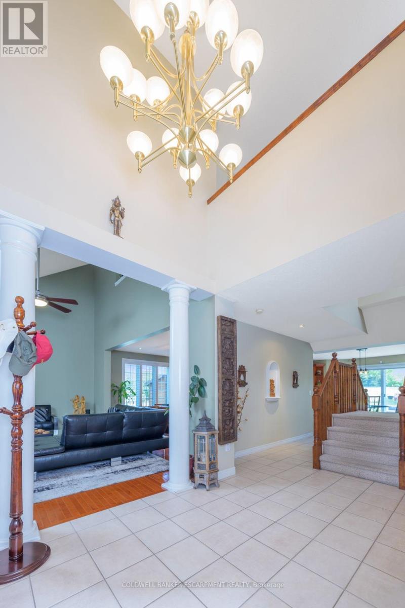 3 Morgan Drive, Halton Hills, Ontario  L7J 2L7 - Photo 9 - W12968544