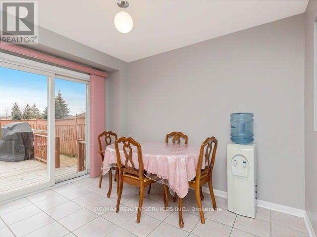 32 Silo (Upper) Court, Brampton, Ontario  L6X 4S4 - Photo 9 - W12971292