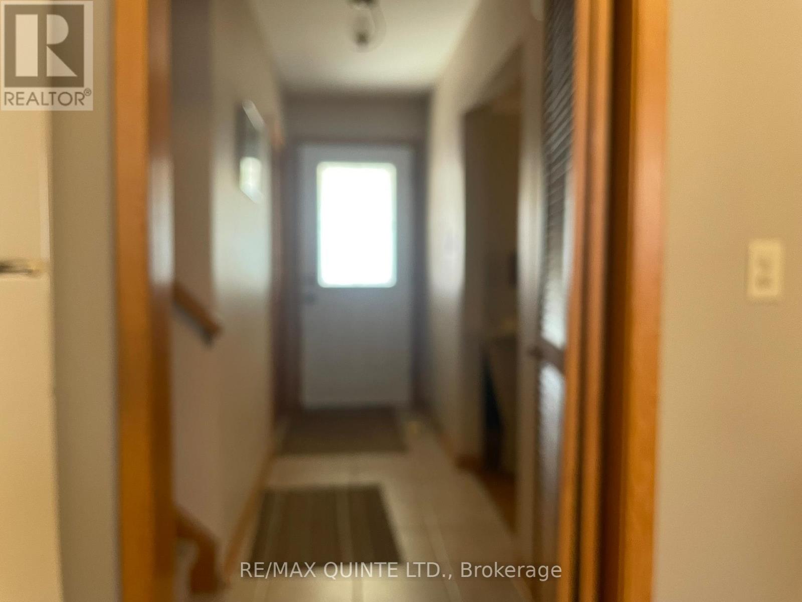 16 Belvedere Road, Quinte West, Ontario  K8V 4A7 - Photo 9 - X12960964