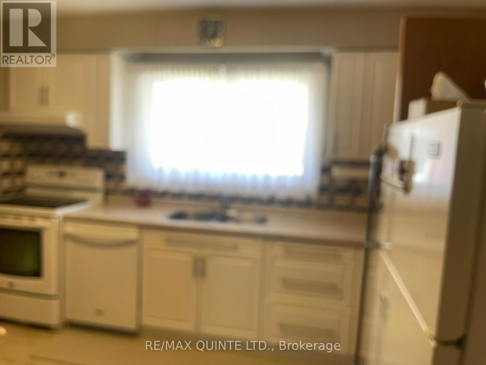 16 Belvedere Road, Quinte West, Ontario  K8V 4A7 - Photo 6 - X12960964