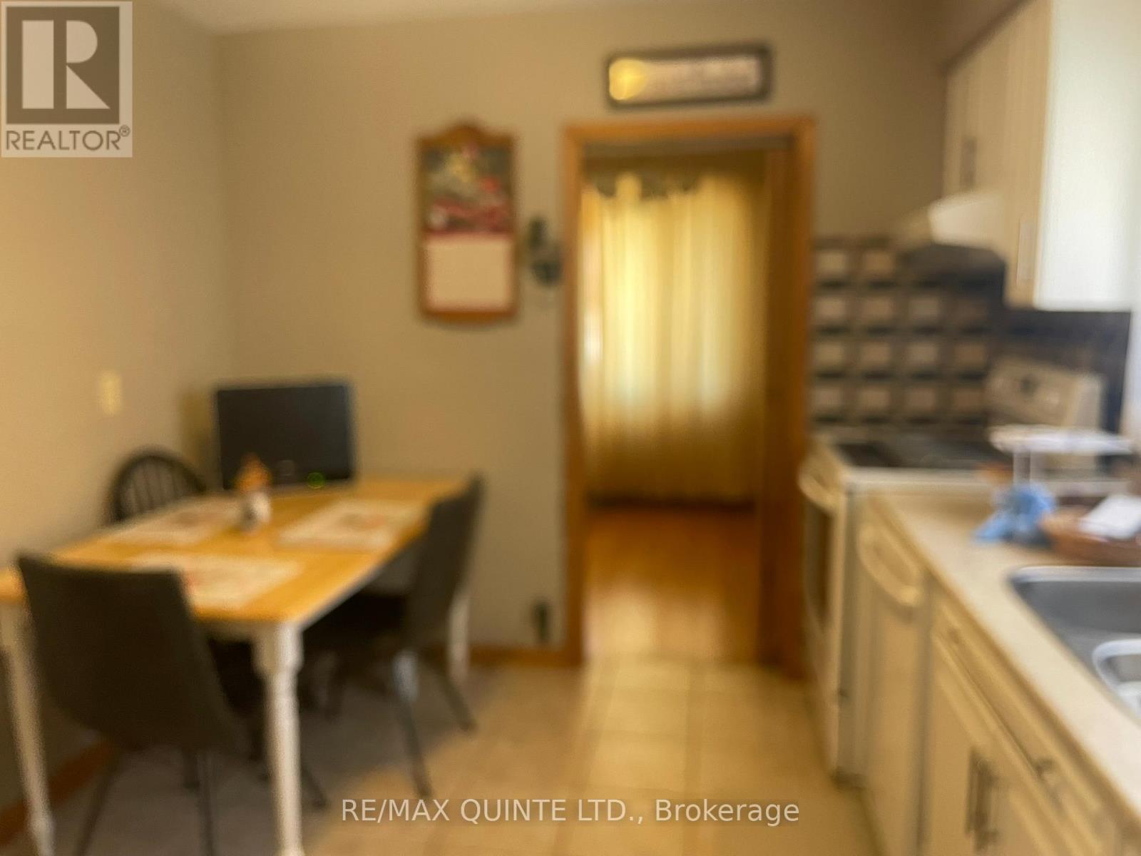 16 Belvedere Road, Quinte West, Ontario  K8V 4A7 - Photo 8 - X12960964