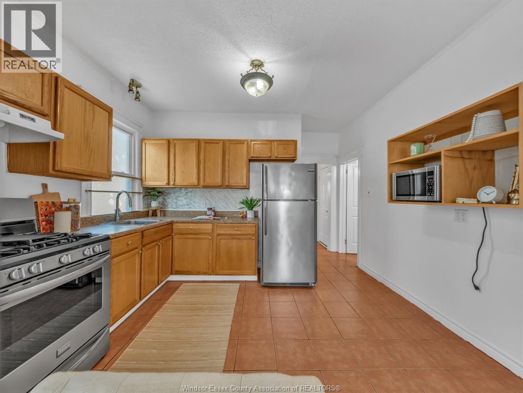 948 Marentette Avenue, Windsor, Ontario  N9A 2A3 - Photo 11 - 26007128