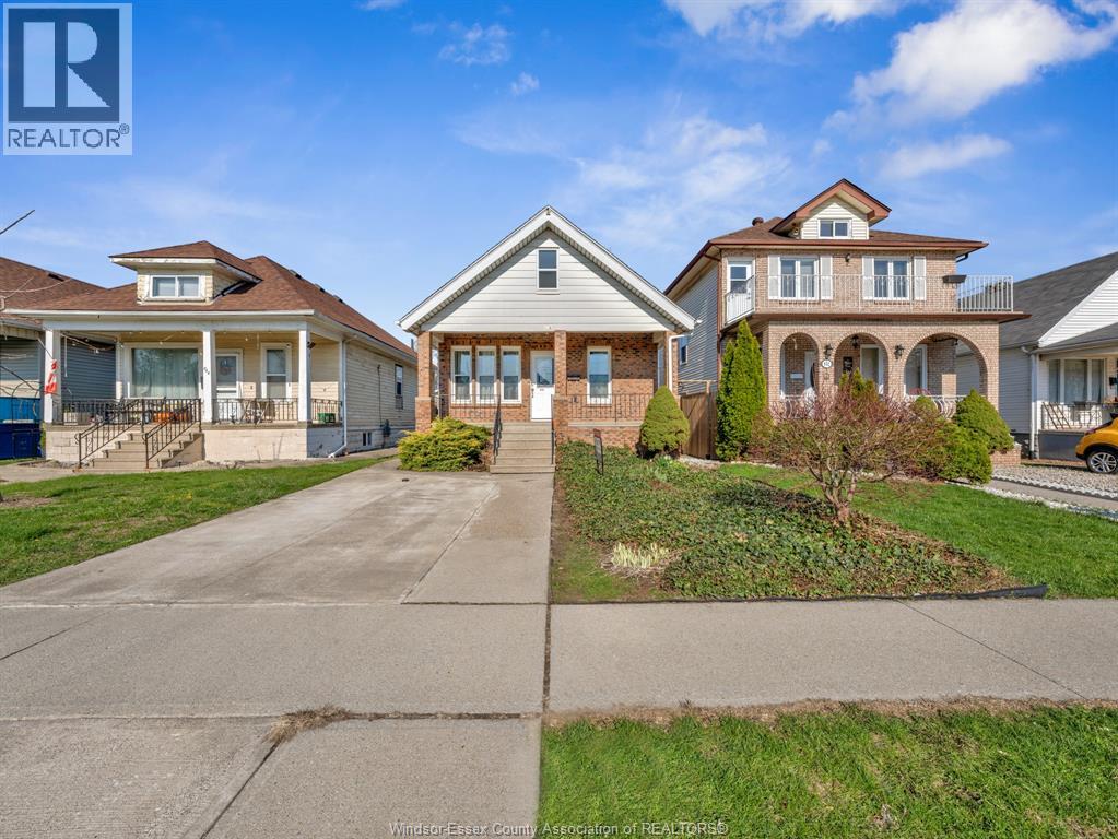 948 Marentette Avenue, Windsor, Ontario  N9A 2A3 - Photo 2 - 26007128