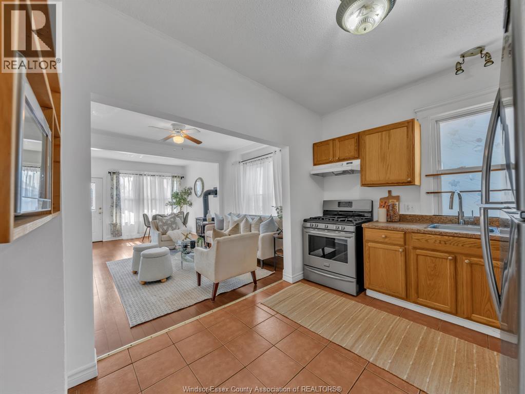 948 Marentette Avenue, Windsor, Ontario  N9A 2A3 - Photo 9 - 26007128