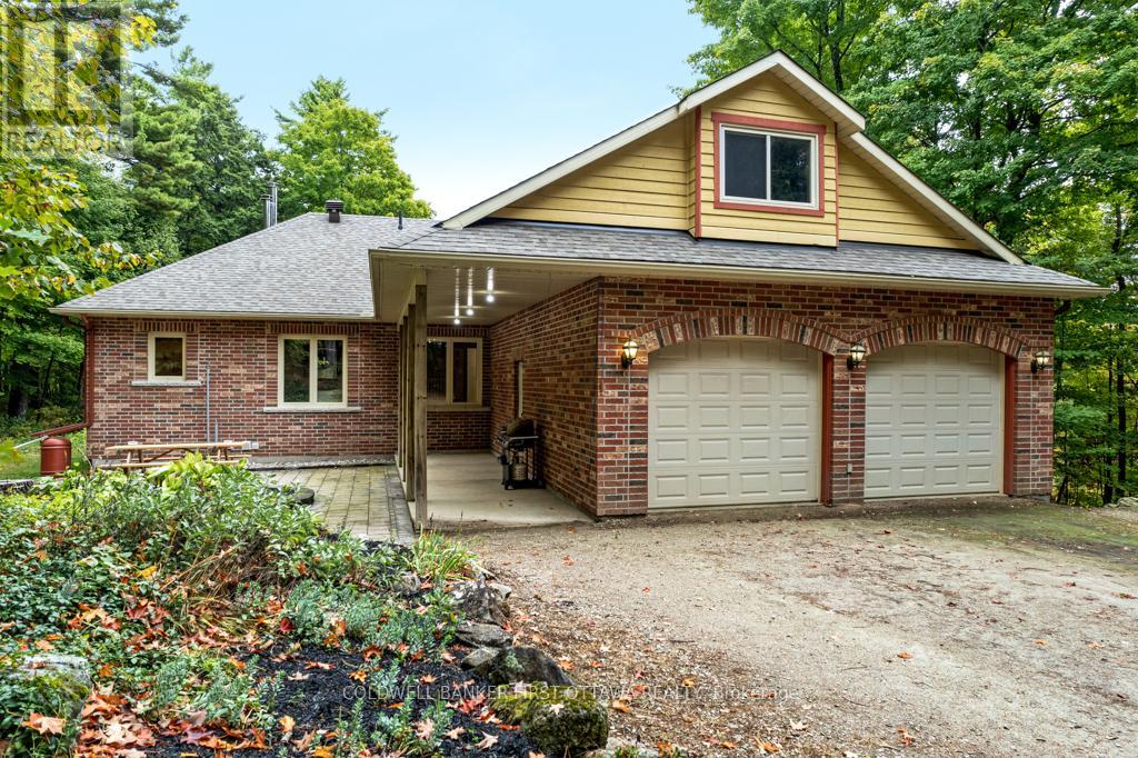 139 Sheil Drive, Drummond/north Elmsley, Ontario  K7H 0G7 - Photo 2 - X12442256