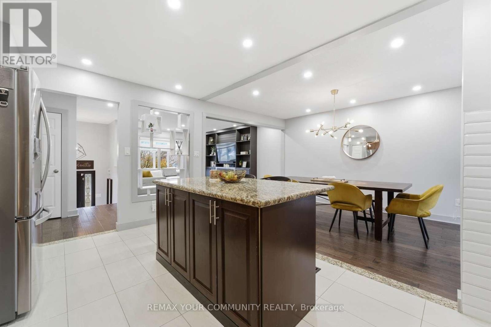 17 Fox Run Lane, Bradford West Gwillimbury (Bradford), Ontario L3Z 2J1 - Photo 12 - N12971786