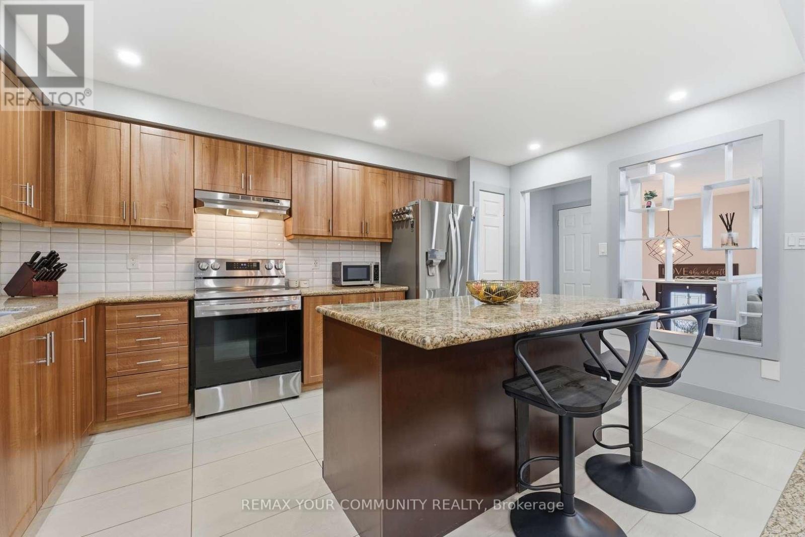 17 Fox Run Lane, Bradford West Gwillimbury (Bradford), Ontario L3Z 2J1 - Photo 14 - N12971786