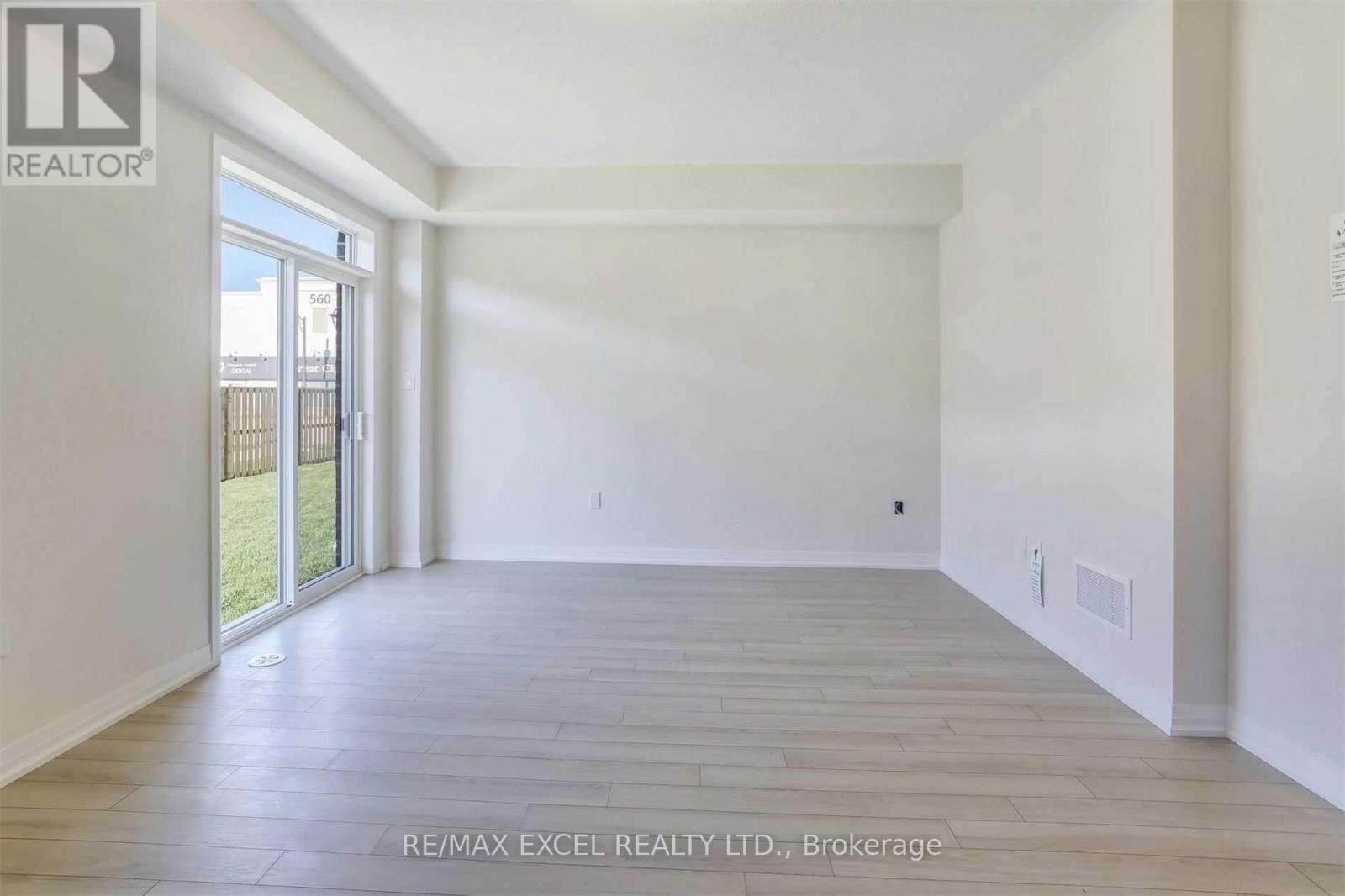 40 Sissons Way, Markham, Ontario  L6B 0S1 - Photo 5 - N12971792