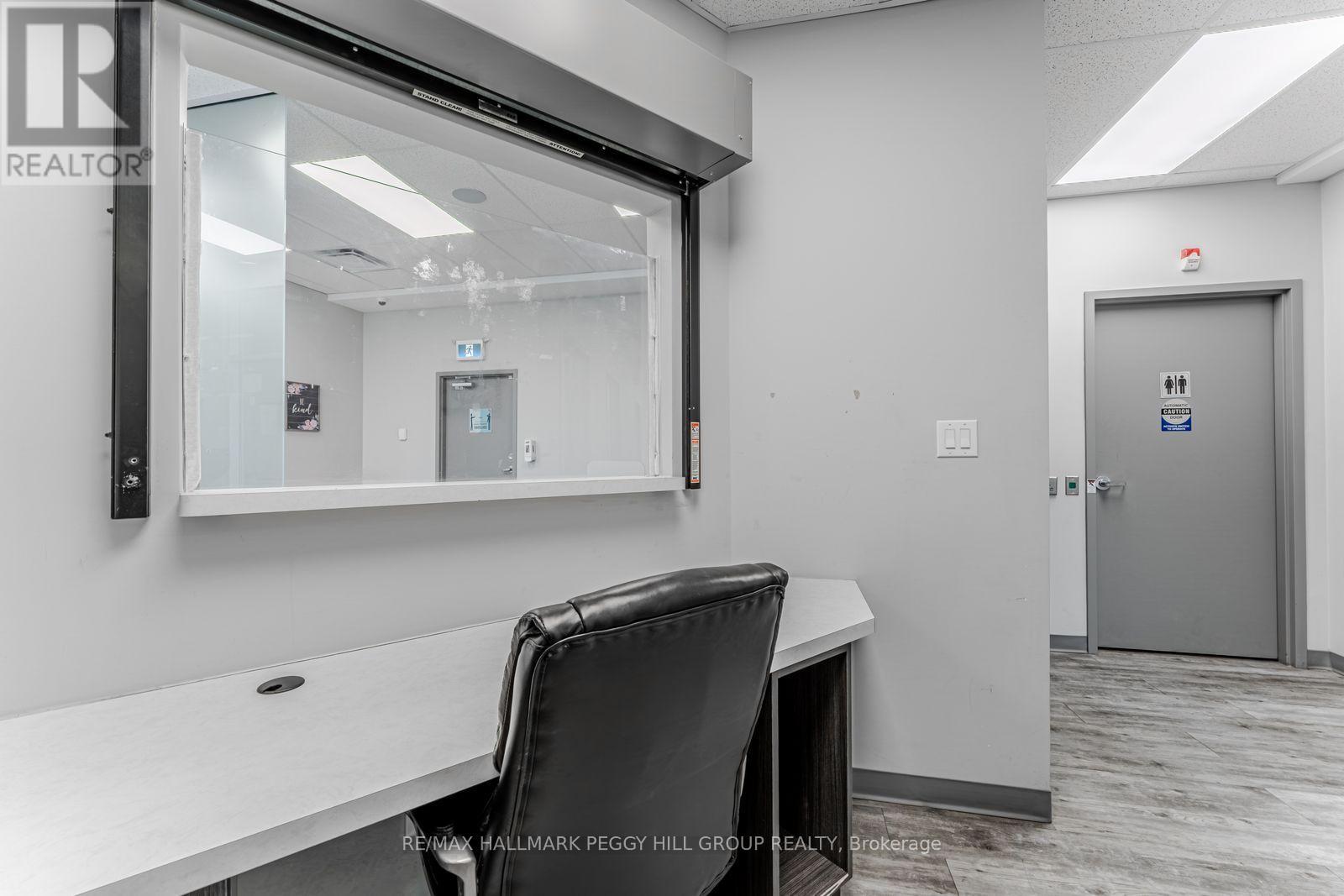 Main B - 1081 Innisfil Beach Road, Innisfil, Ontario  L9S 0N2 - Photo 6 - N12971862