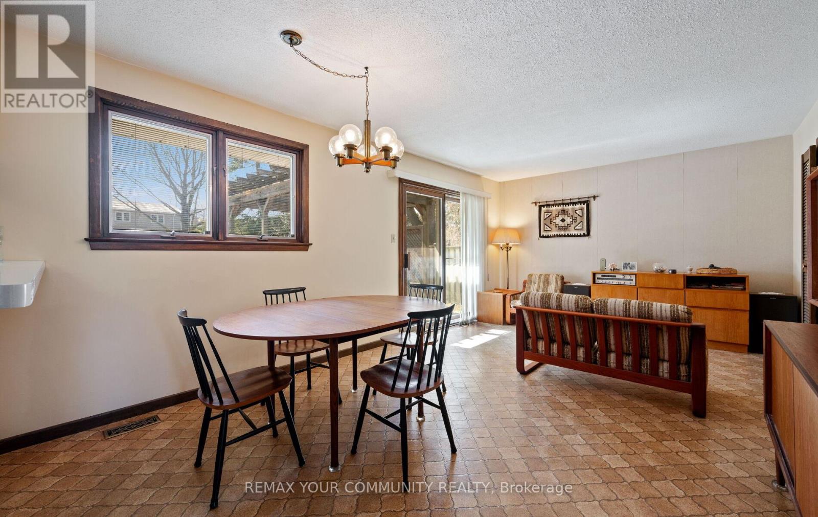 11 Glenview Drive, Aurora, Ontario  L4G 2G7 - Photo 15 - N12971876