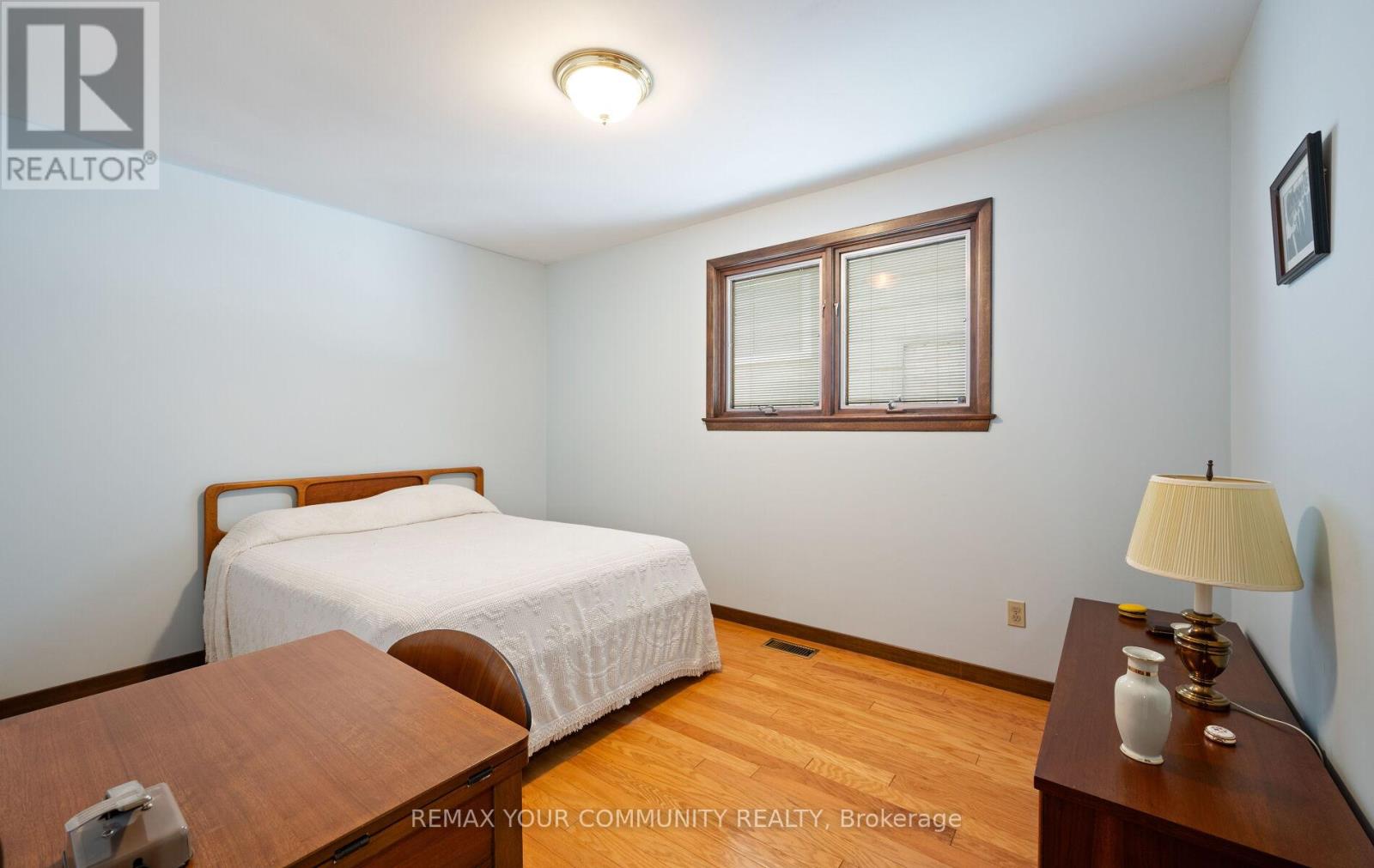 11 Glenview Drive, Aurora, Ontario  L4G 2G7 - Photo 19 - N12971876