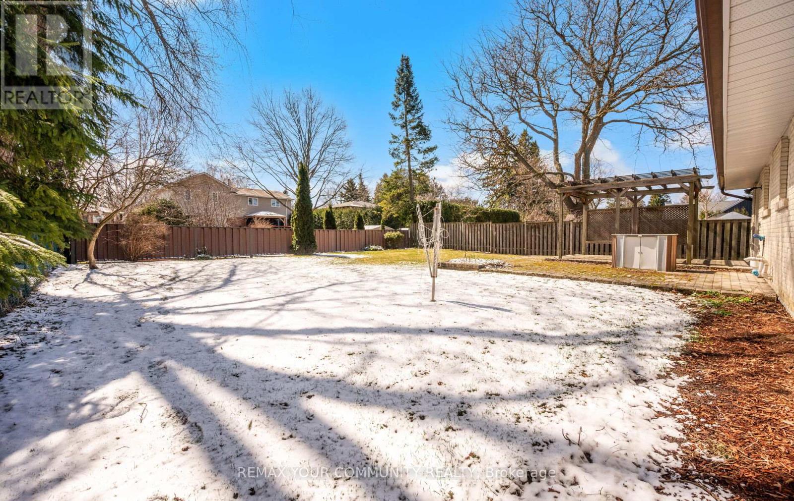 11 Glenview Drive, Aurora, Ontario  L4G 2G7 - Photo 27 - N12971876