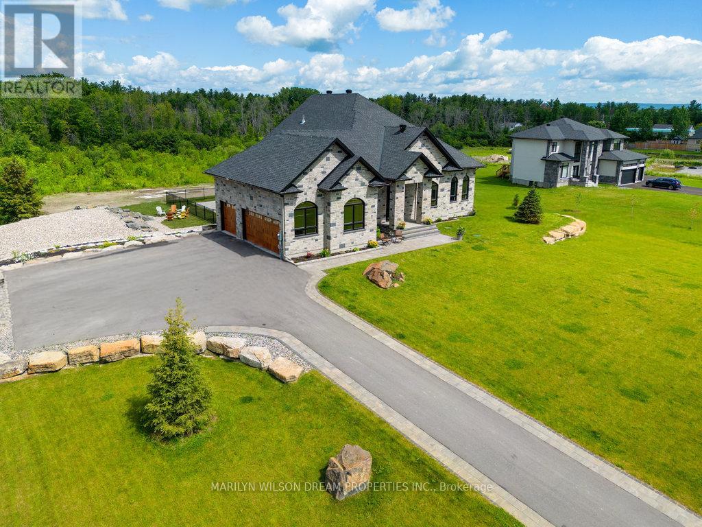 324 Hedley Way, Ottawa, Ontario  K2W 0E4 - Photo 3 - X12948004