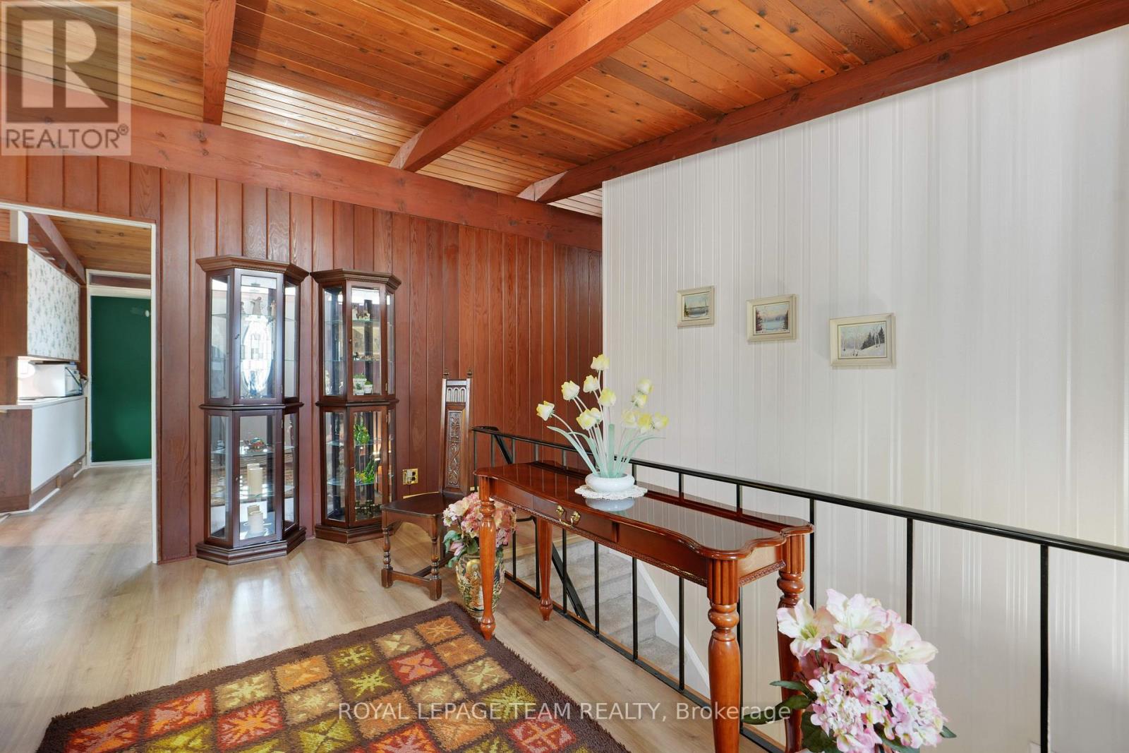 26 Nanaimo Drive, Ottawa, Ontario  K2H 6X7 - Photo 3 - X12964914