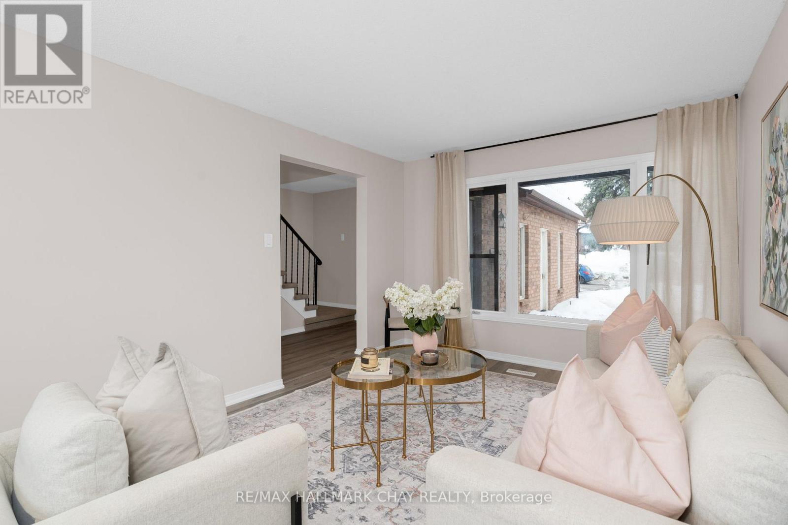 25 Garden Drive, Barrie, Ontario  L4N 5T8 - Photo 3 - S12971762