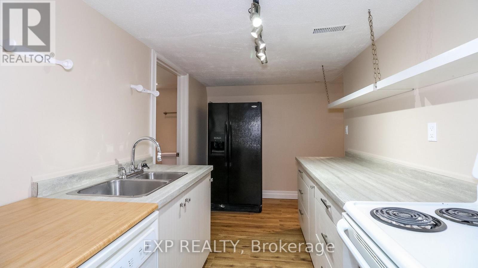 218 Jephson Street, Tay (Victoria Harbour), Ontario  L0K 2A0 - Photo 31 - S12971778