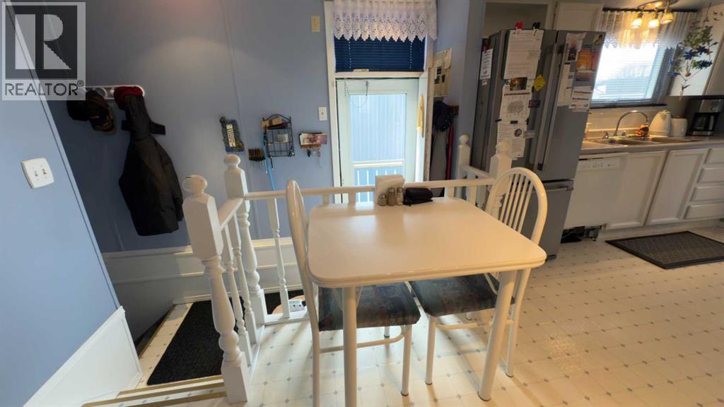 313 3 Avenue E, Hanna, Alberta  T0J 1P0 - Photo 7 - A2291761