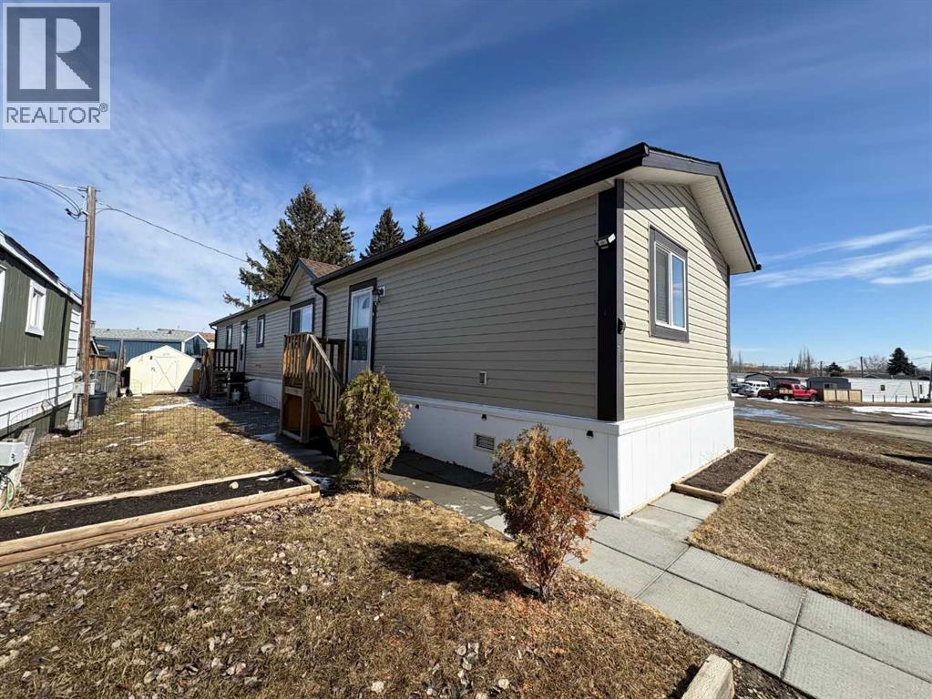 71, 4000 Minto Street, Penhold, Alberta  T0M 1R0 - Photo 2 - A2298878