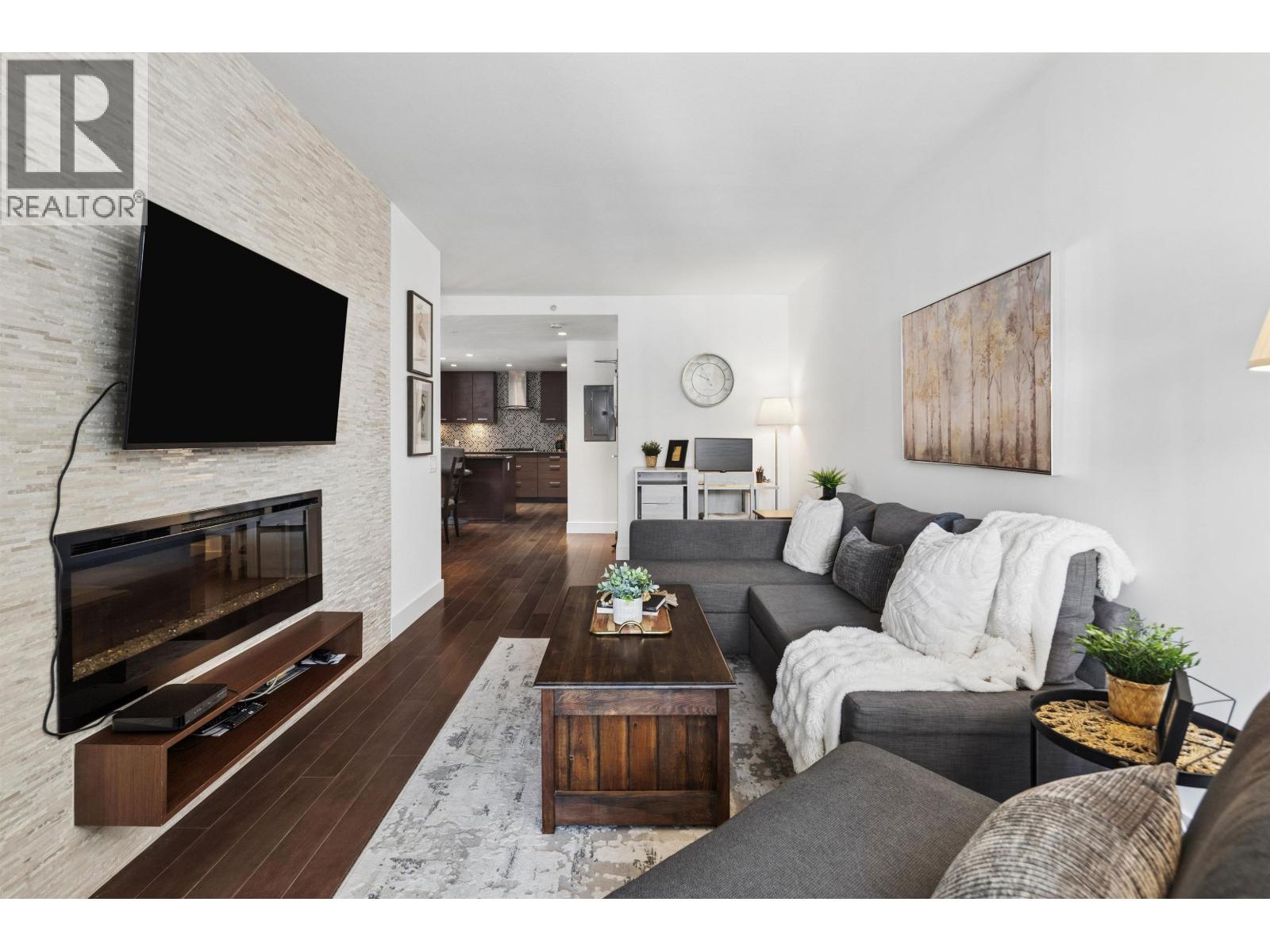 406 210 W 13 STREET, north vancouver, British Columbia