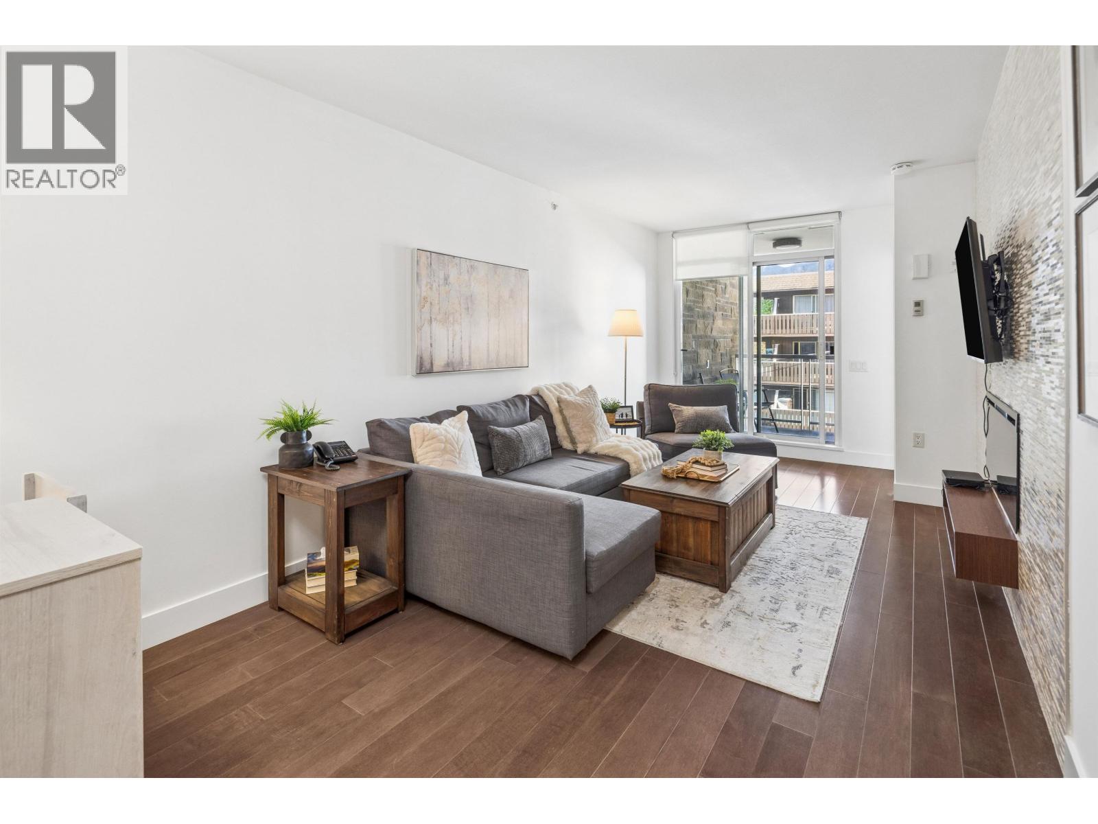 406 210 W 13 Street, North Vancouver, British Columbia  V7M 1N7 - Photo 2 - R3108370