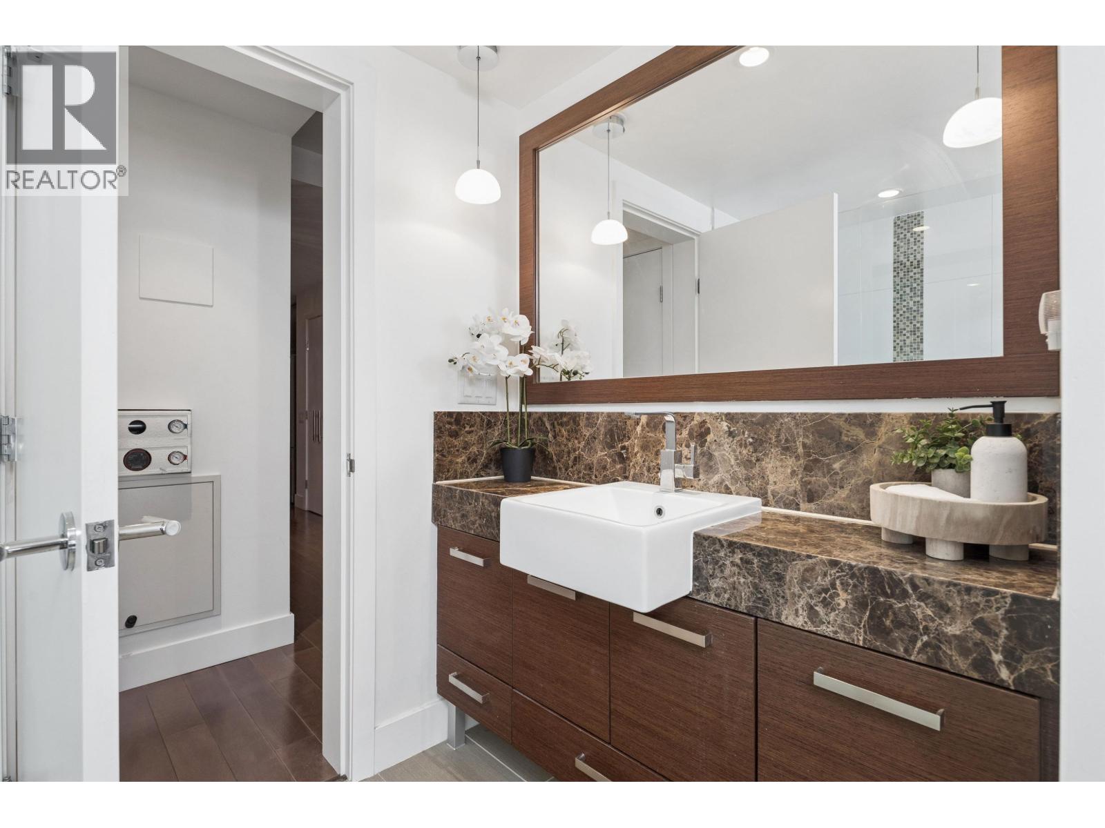 406 210 W 13 Street, North Vancouver, British Columbia  V7M 1N7 - Photo 17 - R3108370