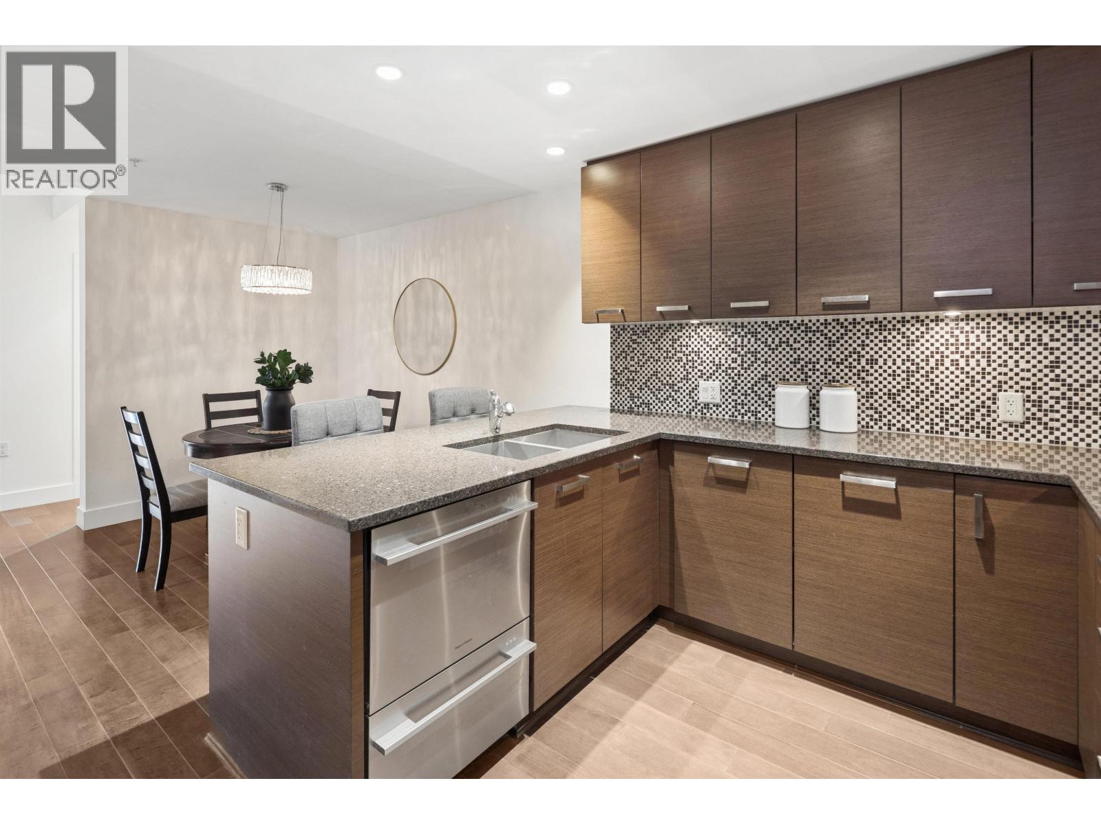 406 210 W 13 Street, North Vancouver, British Columbia  V7M 1N7 - Photo 10 - R3108370