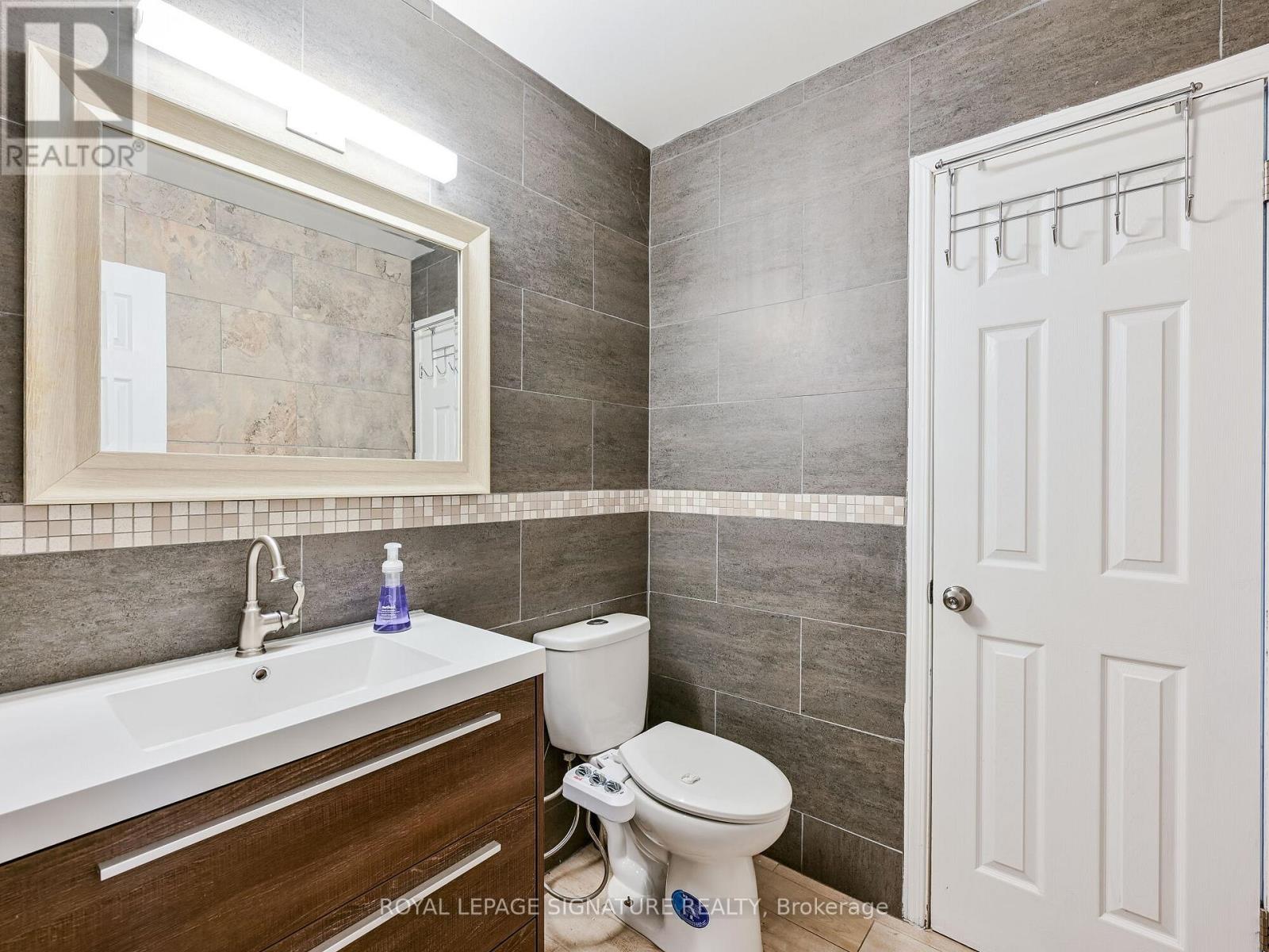 1195 Chada Avenue, Mississauga, Ontario  L5C 1P8 - Photo 15 - W12971760