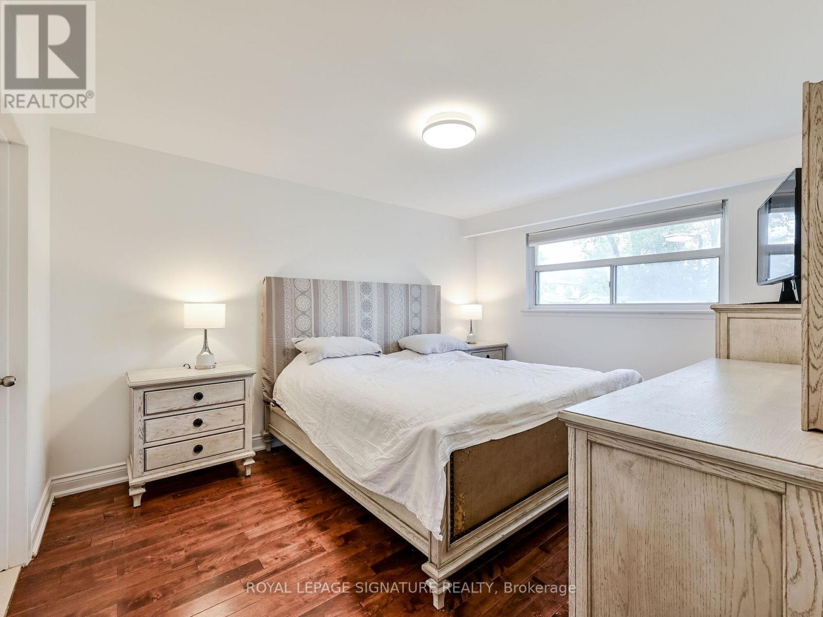 1195 Chada Avenue, Mississauga, Ontario  L5C 1P8 - Photo 16 - W12971760