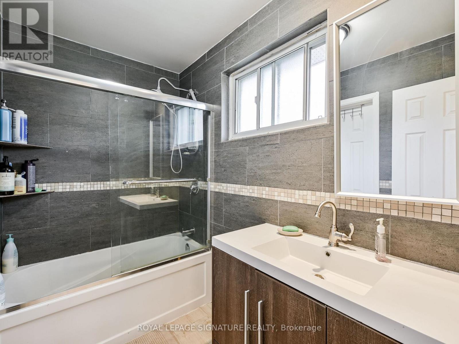 1195 Chada Avenue, Mississauga, Ontario  L5C 1P8 - Photo 19 - W12971760