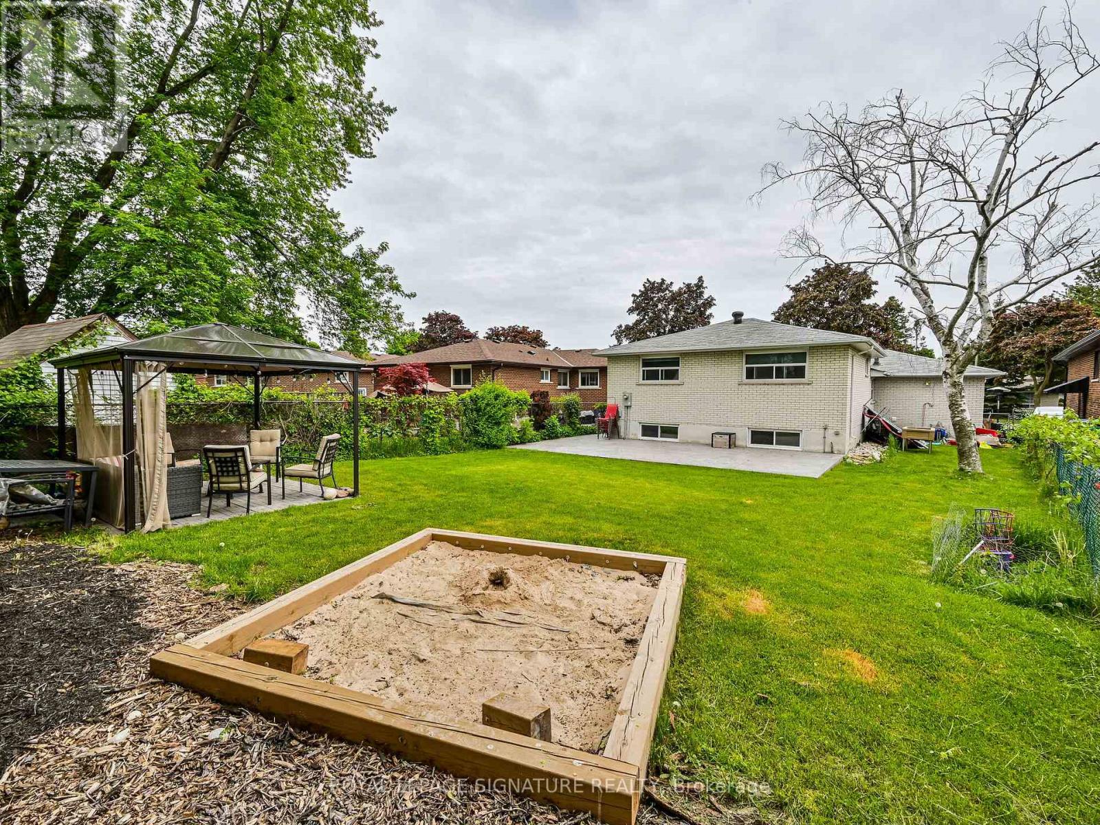 1195 Chada Avenue, Mississauga, Ontario  L5C 1P8 - Photo 38 - W12971760