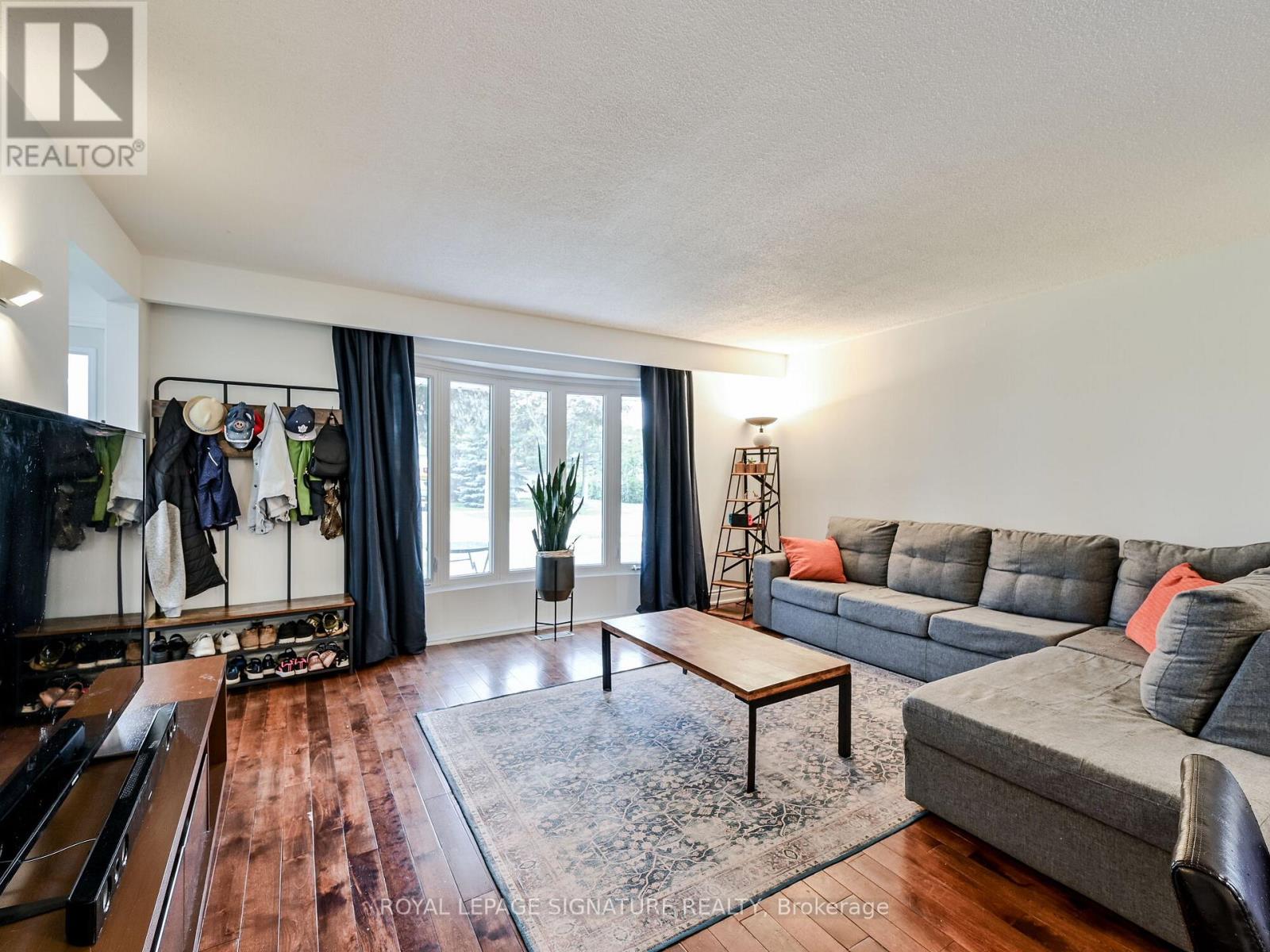 1195 Chada Avenue, Mississauga, Ontario  L5C 1P8 - Photo 6 - W12971760