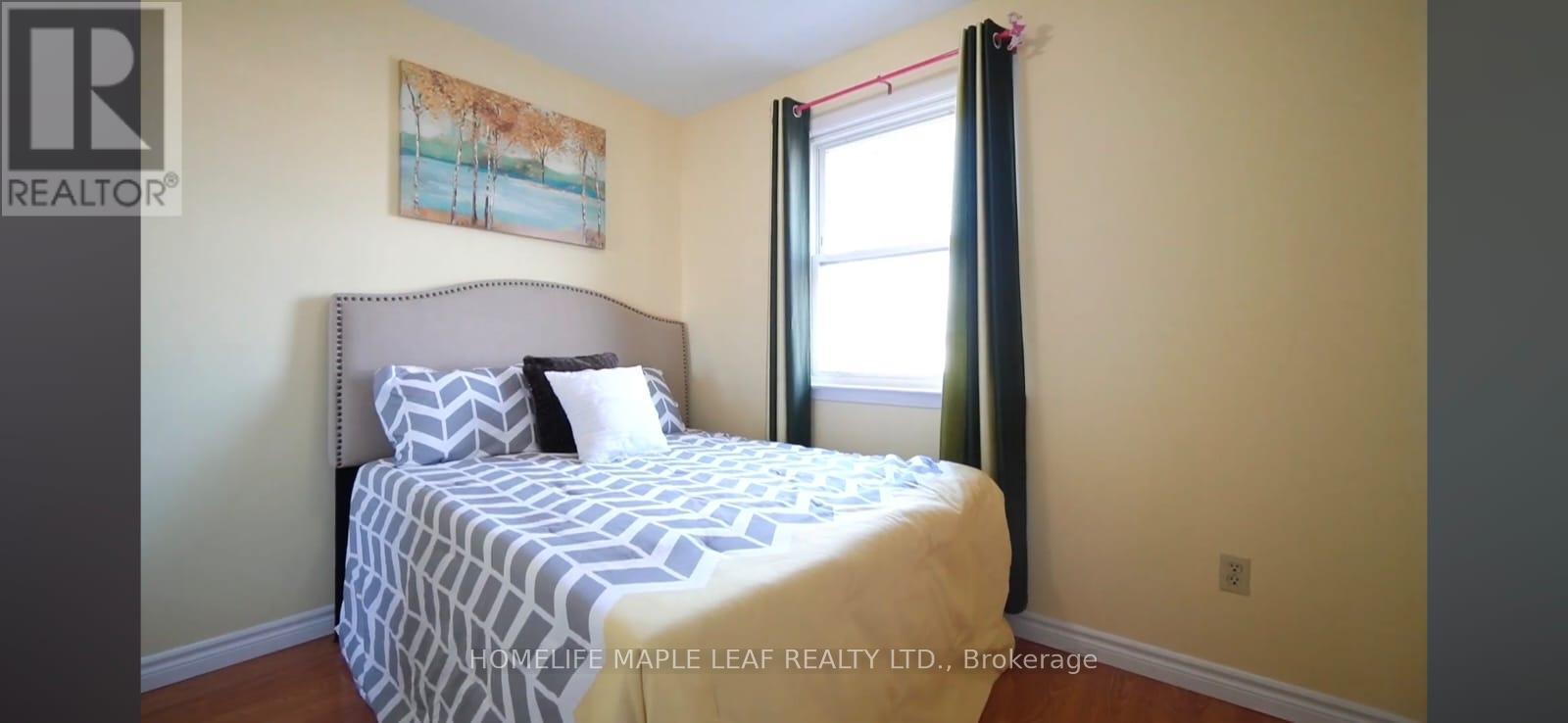 114 Skegby Road, Brampton, Ontario  L6V 2T9 - Photo 4 - W12971780