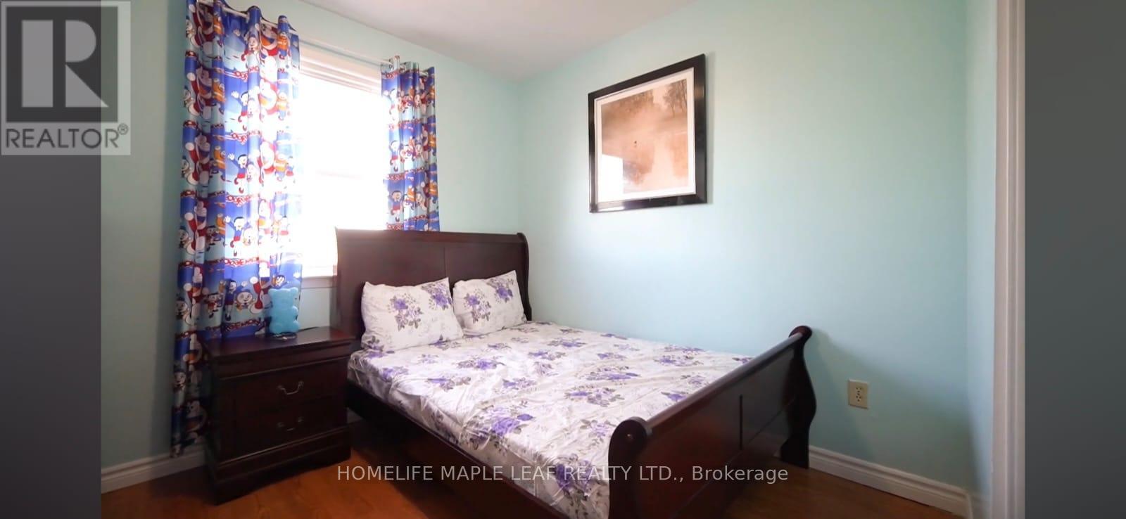 114 Skegby Road, Brampton, Ontario  L6V 2T9 - Photo 5 - W12971780