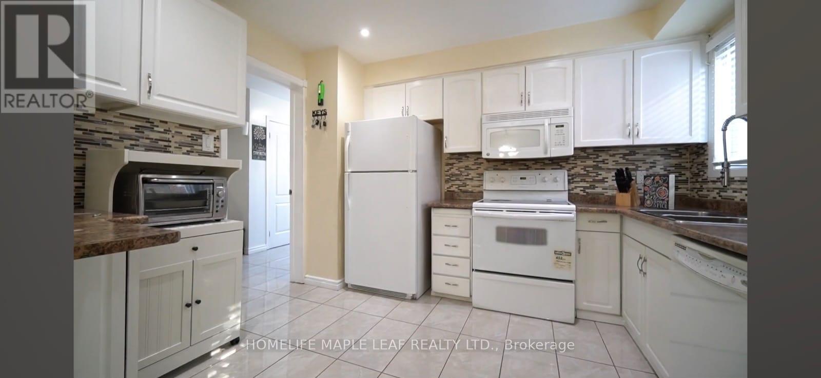 114 Skegby Road, Brampton, Ontario  L6V 2T9 - Photo 8 - W12971780