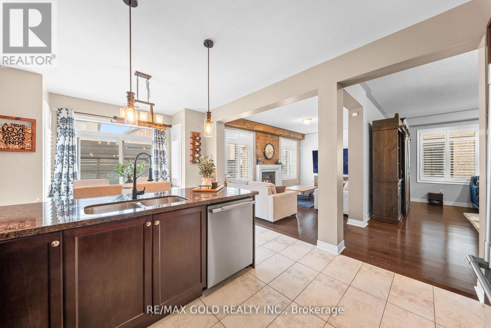 9 Fringetree Road, Brampton, Ontario  L6R 0B6 - Photo 15 - W12971834