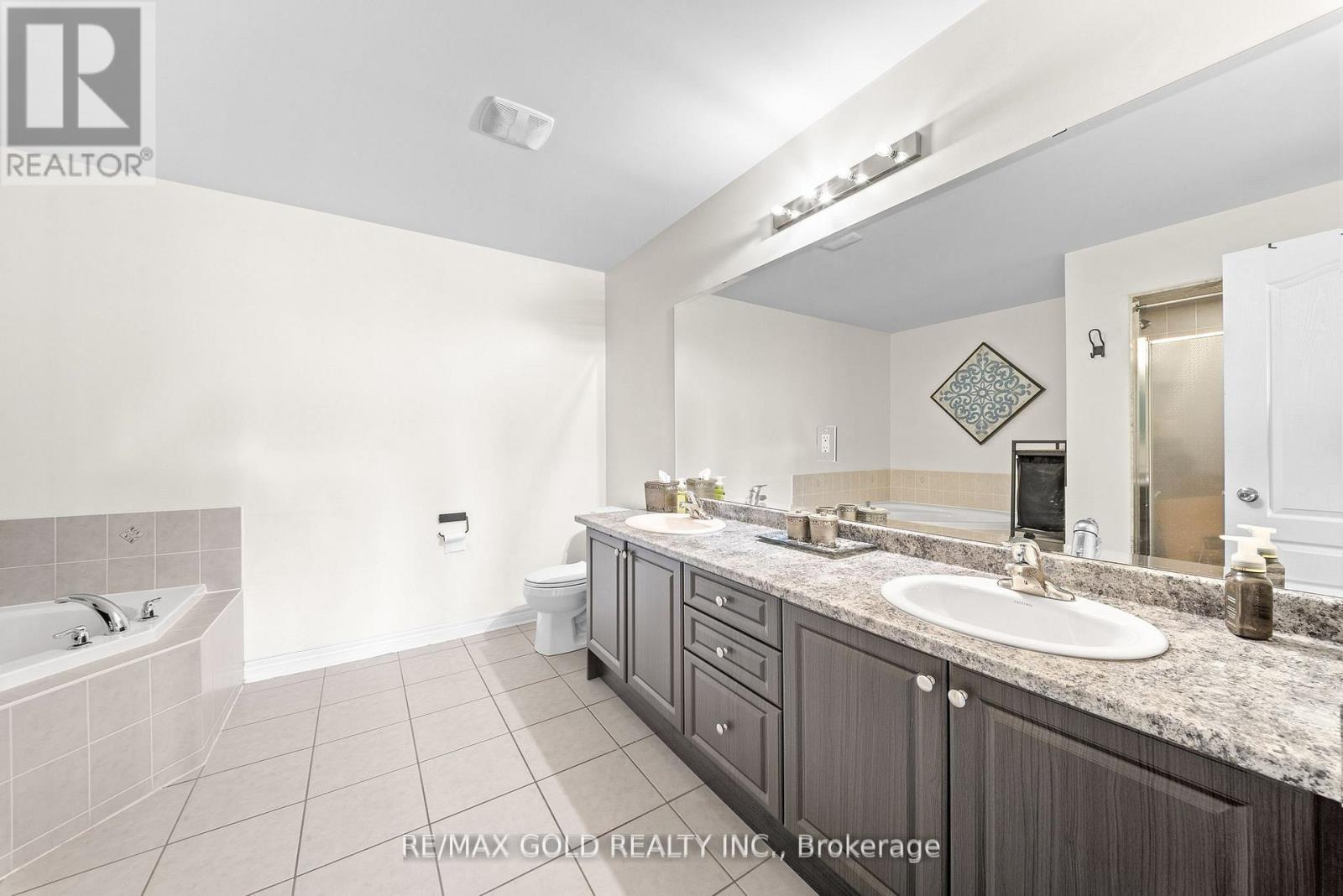 9 Fringetree Road, Brampton, Ontario  L6R 0B6 - Photo 27 - W12971834