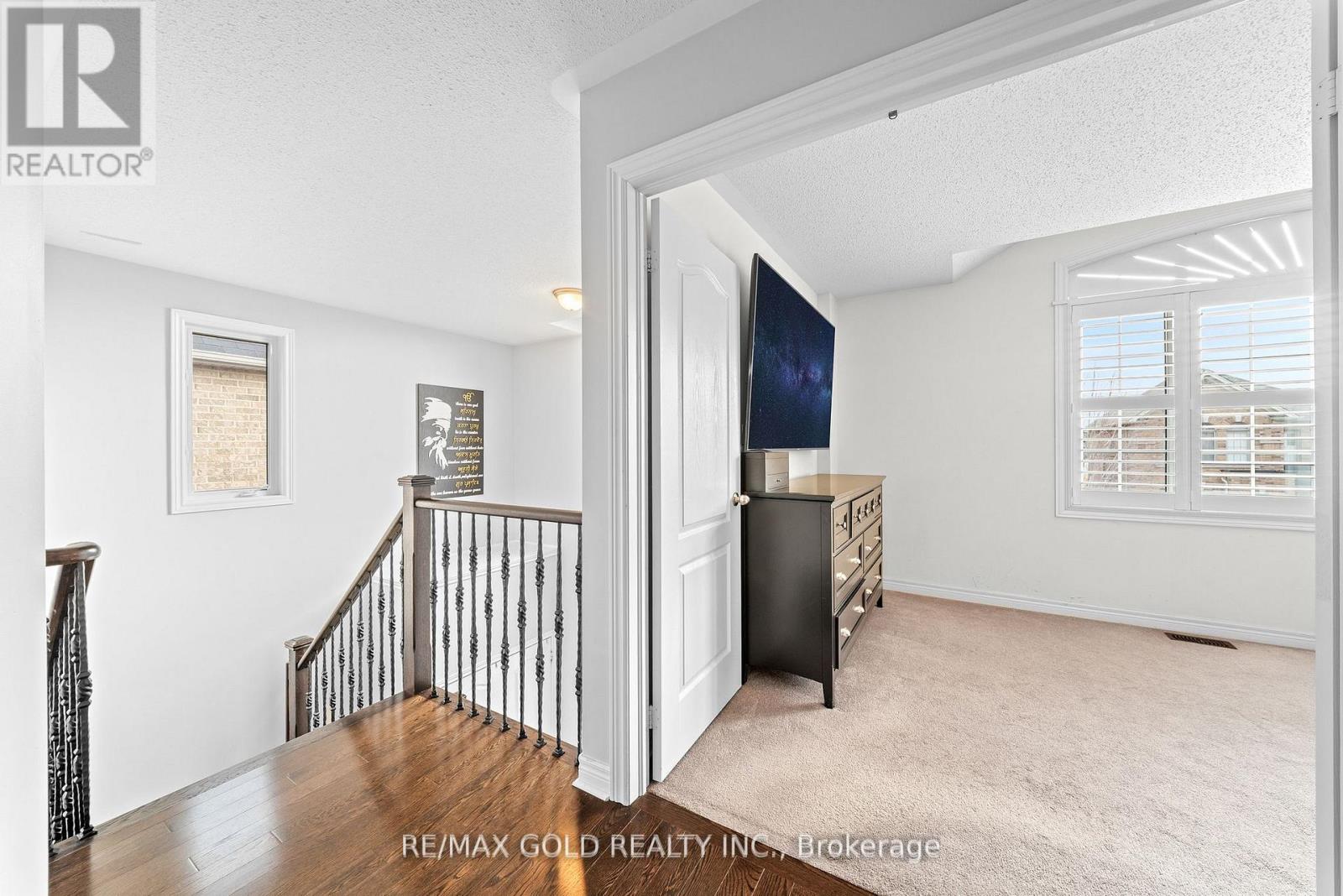 9 Fringetree Road, Brampton, Ontario  L6R 0B6 - Photo 37 - W12971834