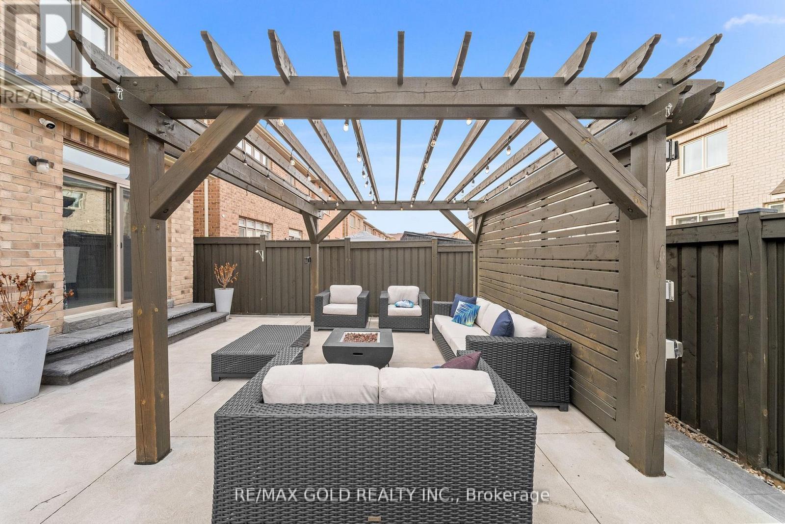 9 Fringetree Road, Brampton, Ontario  L6R 0B6 - Photo 39 - W12971834