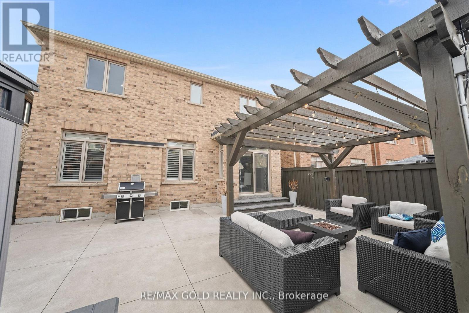 9 Fringetree Road, Brampton, Ontario  L6R 0B6 - Photo 40 - W12971834