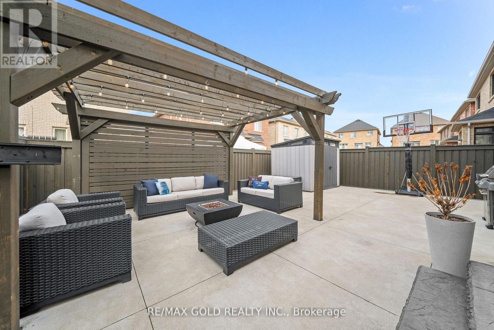 9 Fringetree Road, Brampton, Ontario  L6R 0B6 - Photo 41 - W12971834